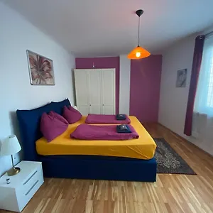 Apartment Domino, Vienna