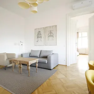 Apartment Heymi Oper, Vienna
