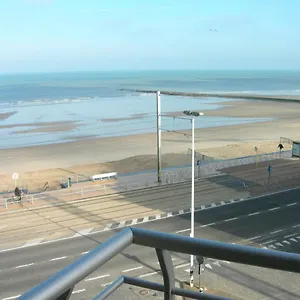 'de Strandwandeling' With Frontal Sea View Near Ostende